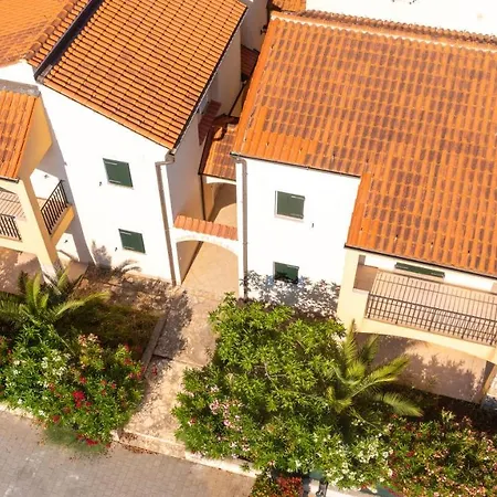 Porto Volme 174 *